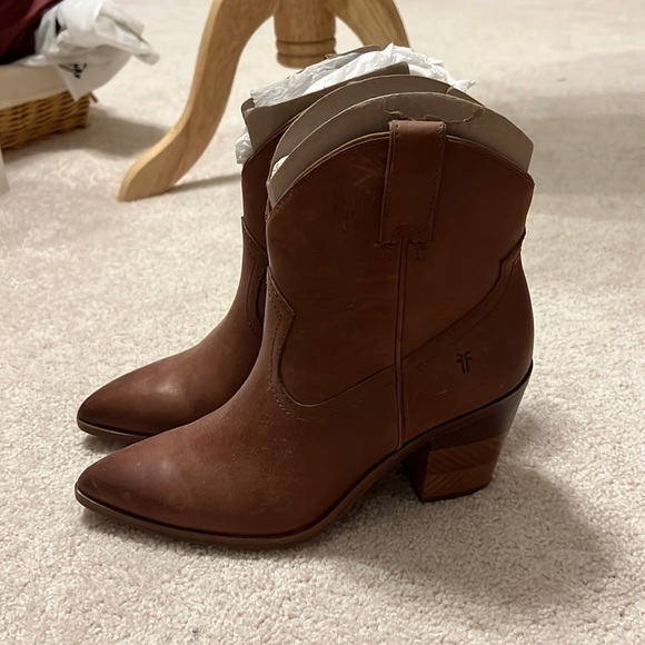 Frye Faye Chevron short booties - Picture 3 of 10